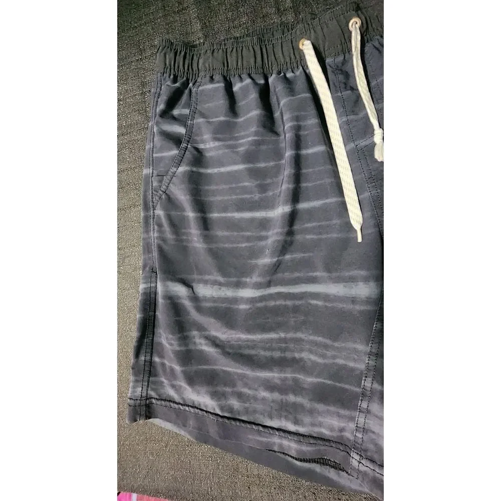 Men's Lined VUORI Striped Performance Active KORE Shorts‎ Medium Drawstring EUC